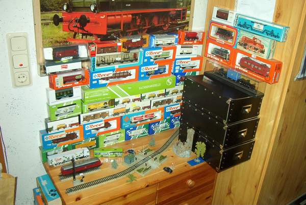 Sammlung auf Kommode, Januar 2003